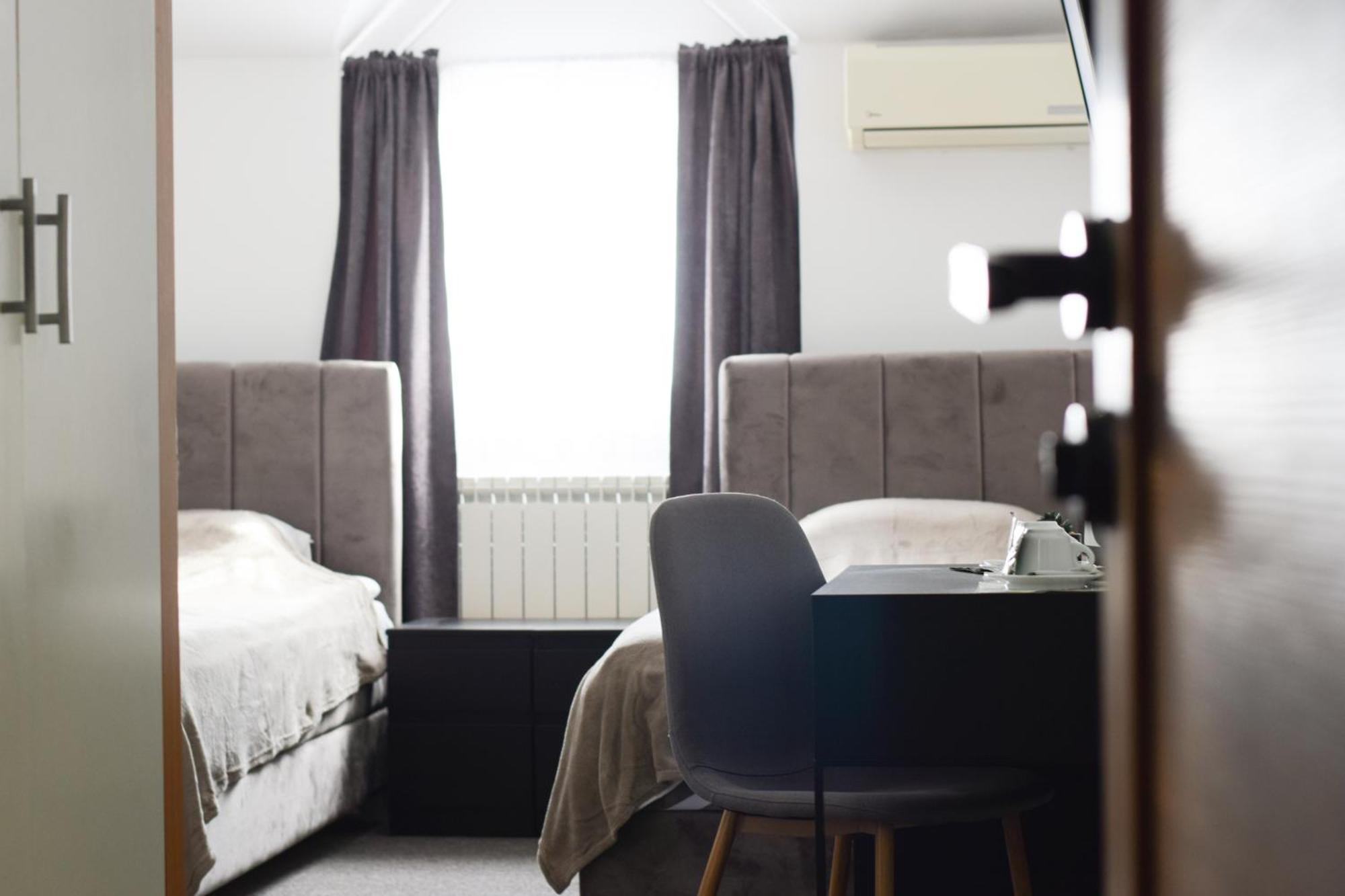 Hotel Tiski Cvet Novi Bečej Extérieur photo