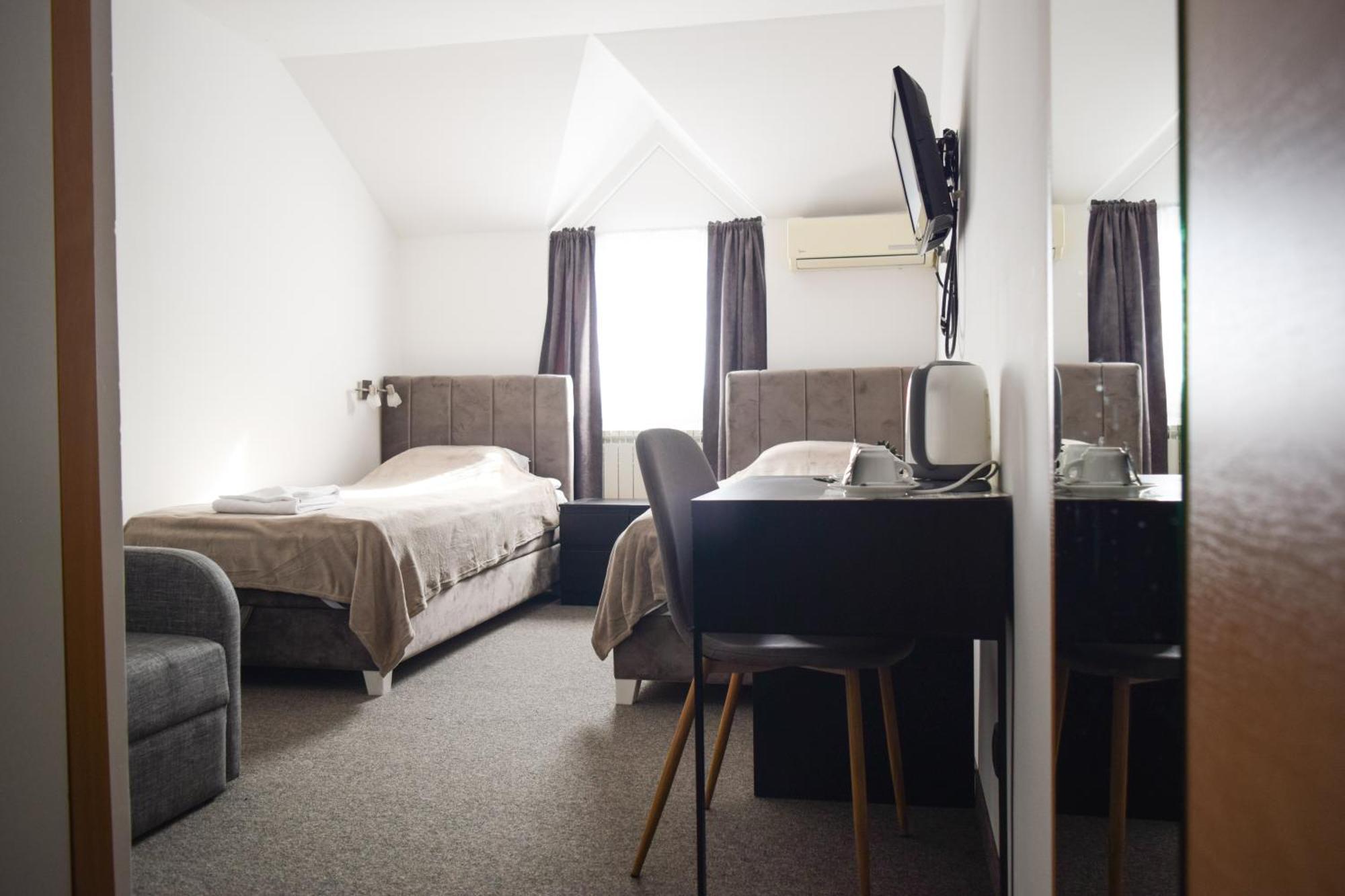 Hotel Tiski Cvet Novi Bečej Extérieur photo